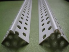 剪裁时产尘会粘正在墙纸上积尘